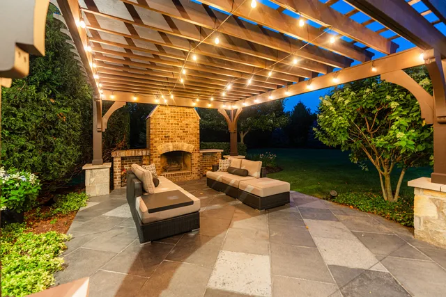 $2,400,000 | 39W162 Longmeadow Lane, St. Charles, IL 60175