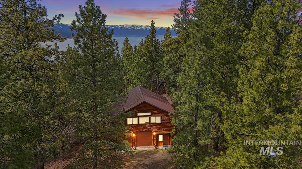 461 Hilltop Road Cascade, ID 83611 - Photo 5 of 40