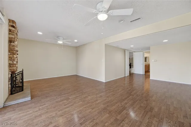 $2,115 | 1114 Vegas Valley Drive, Las Vegas, NV 89109