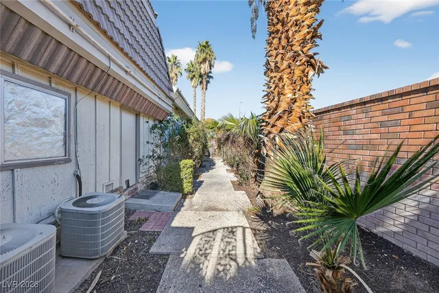 $2,115 | 1114 Vegas Valley Drive, Las Vegas, NV 89109