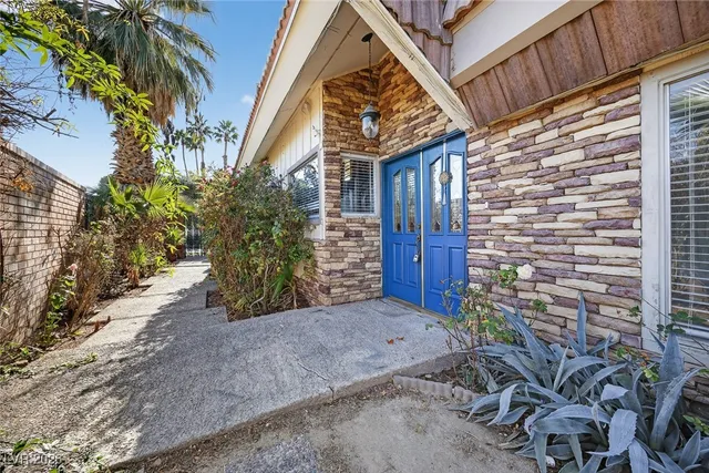 $2,115 | 1114 Vegas Valley Drive, Las Vegas, NV 89109