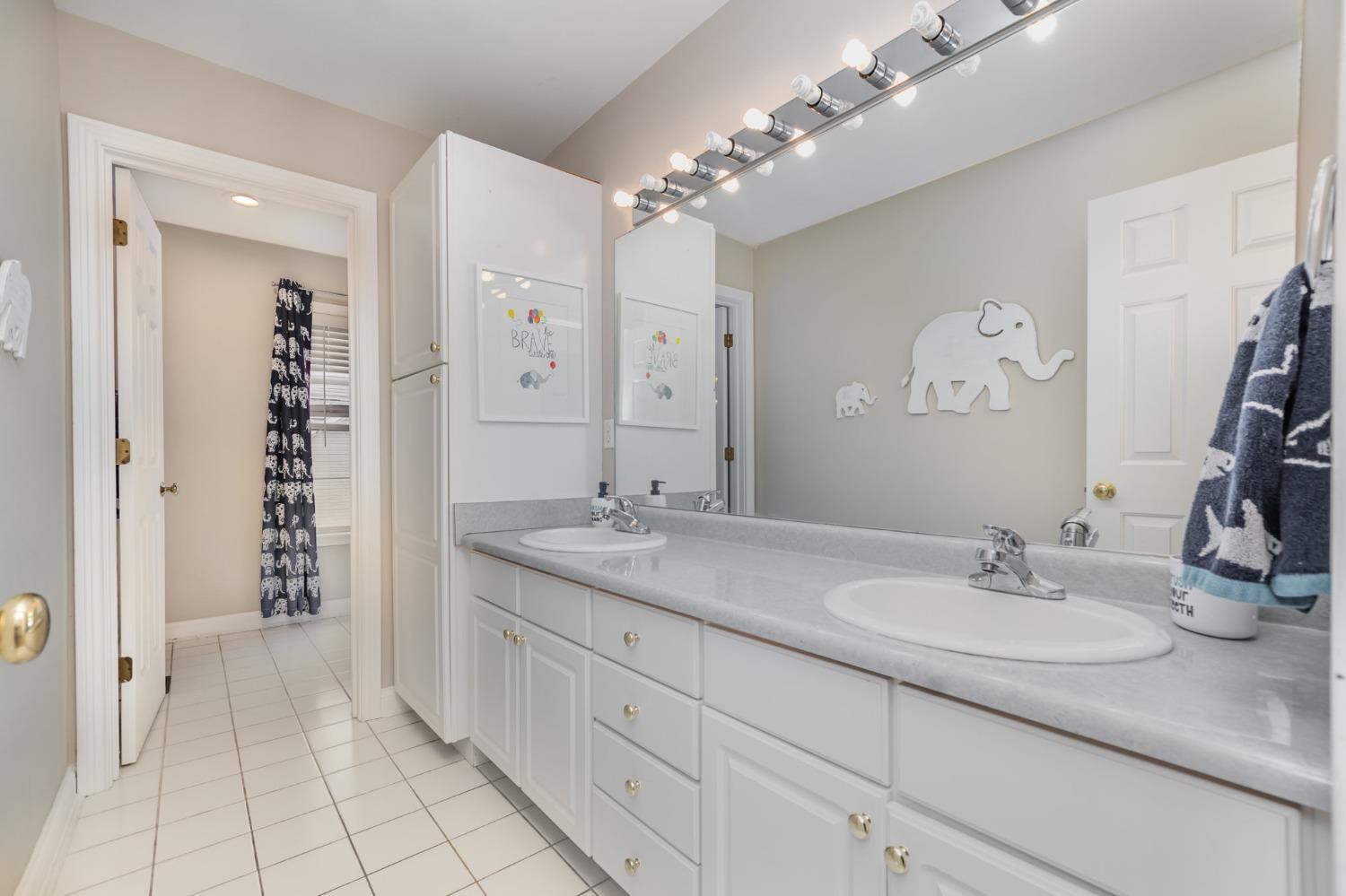 8352 Benton Ridge Lane Cincinnati, OH 45255 - Photo 22 of 35 Gallery Image 22