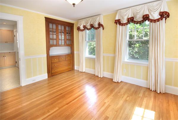 33 Howitt Road Boston, MA 02132 - Photo 5 of 29 Gallery Image 5