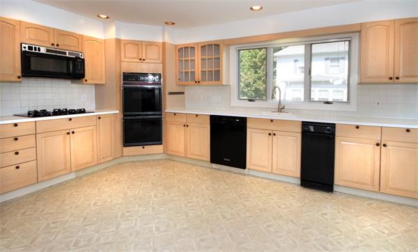 33 Howitt Road Boston, MA 02132 - Photo 7 of 29 Gallery Image 7