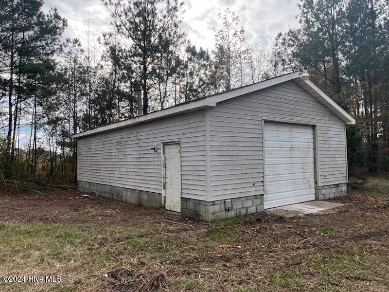 3200 Wintergreen Road Cove City, NC 28523 - Photo 16 of 22 Garage Workshop Exterior