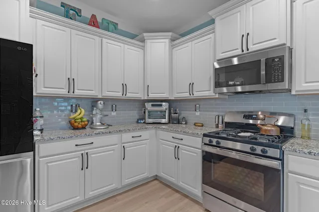 $639,900 | 6175 Meadowgrove Loop, Wilmington, NC 28409