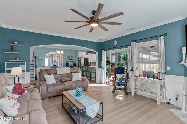 $639,900 | 6175 Meadowgrove Loop, Wilmington, NC 28409