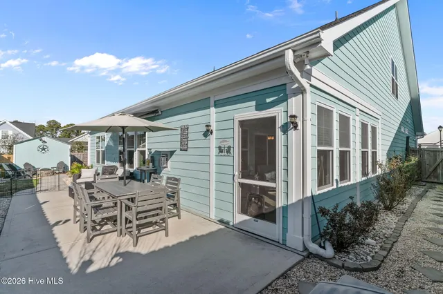 $639,900 | 6175 Meadowgrove Loop, Wilmington, NC 28409