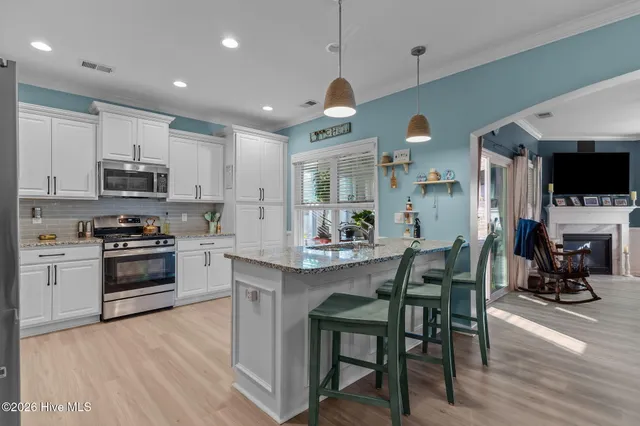 $639,900 | 6175 Meadowgrove Loop, Wilmington, NC 28409