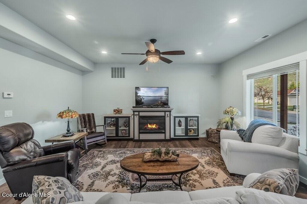 411 Louis Lane Sandpoint, ID 83864 - Photo 14 of 44 cozy living room