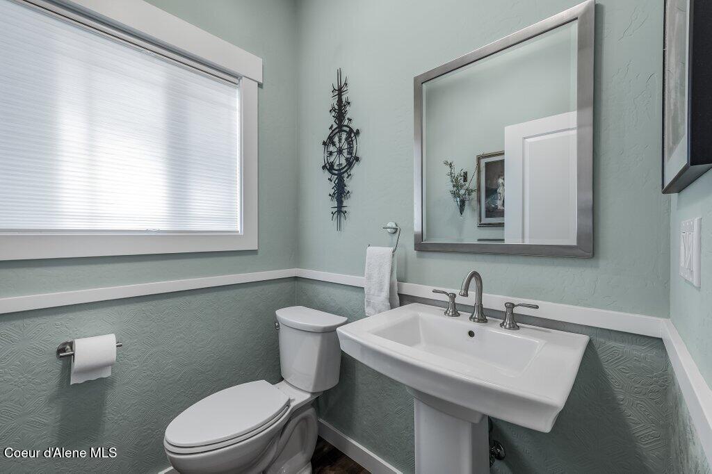 411 Louis Lane Sandpoint, ID 83864 - Photo 18 of 44 Half Bath
