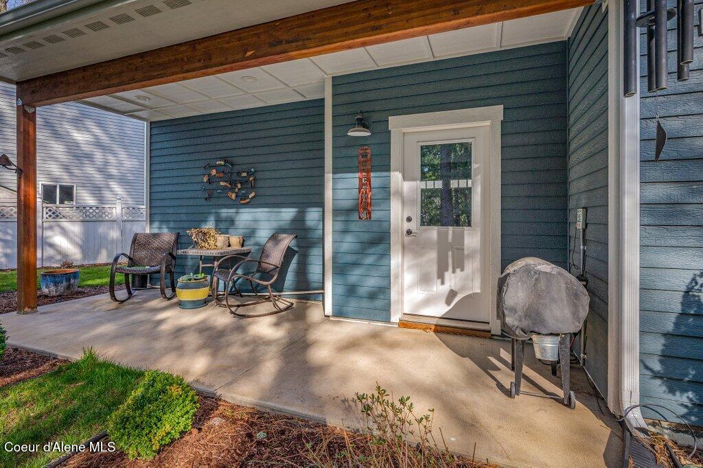 411 Louis Lane Sandpoint, ID 83864 - Photo 29 of 44 covered back porch