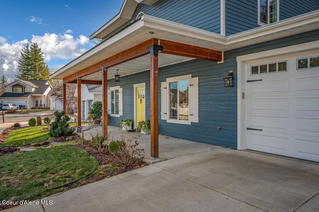 411 Louis Lane Sandpoint, ID 83864 - Photo 5 of 44 Front Porch