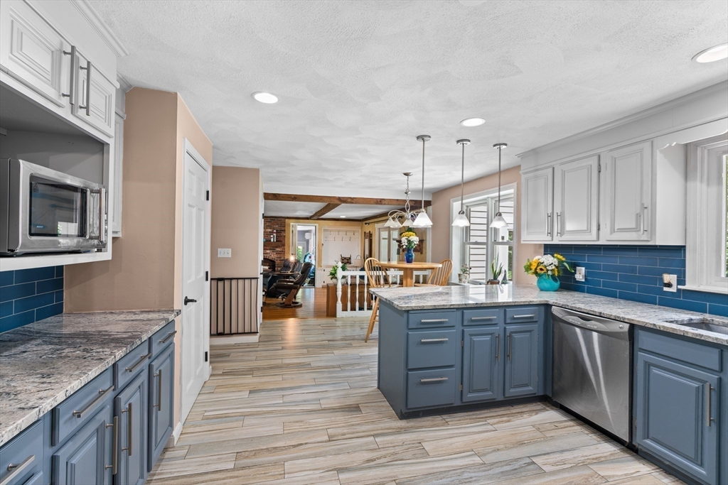 3 Stonehill Road Marlborough, MA 01752 - Photo 3 of 29 Gallery Image 3