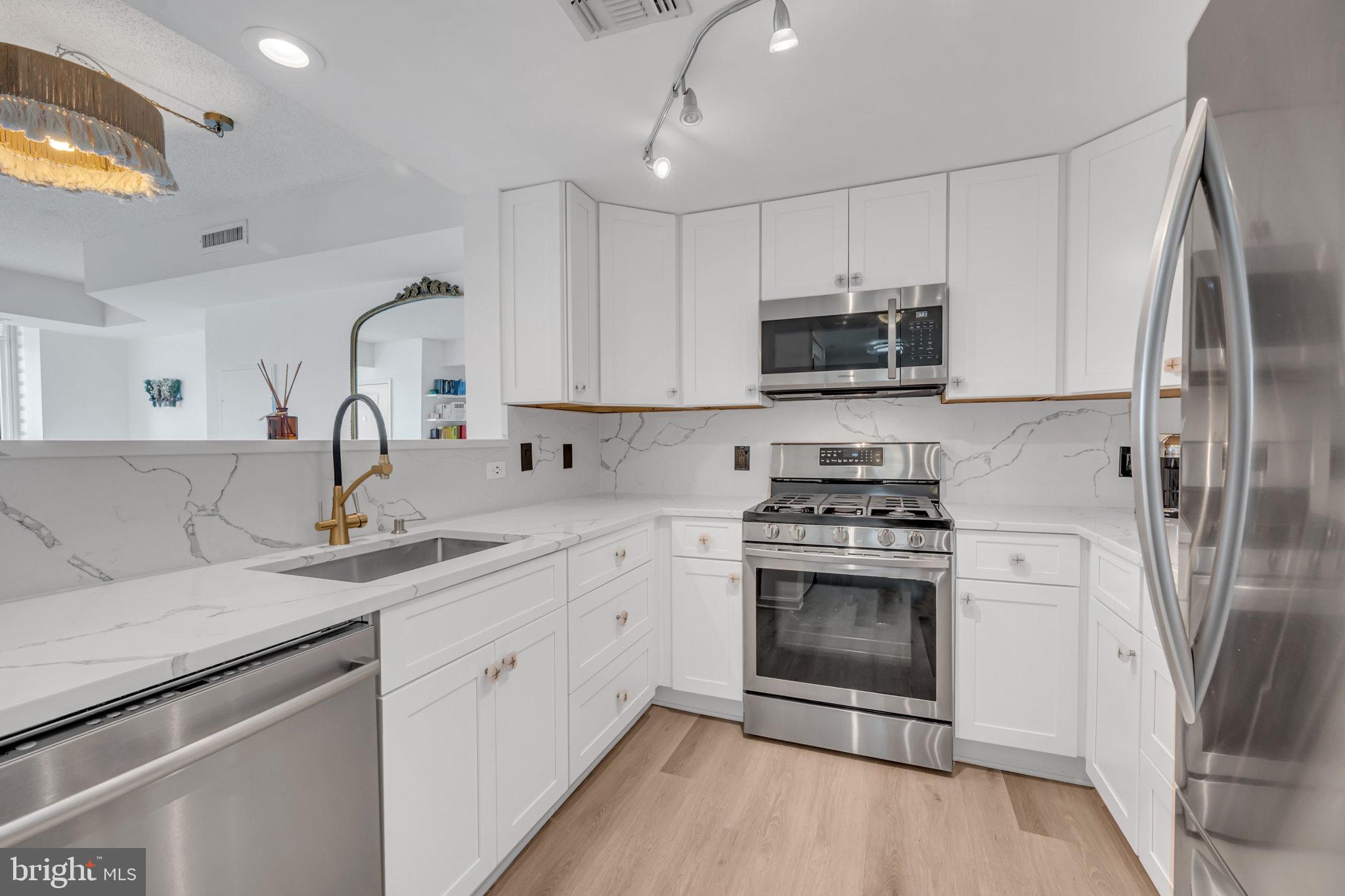 930 Wayne Avenue, Unit 608 Silver Spring, MD 20910 - Photo 2 of 32 Gallery Image 2