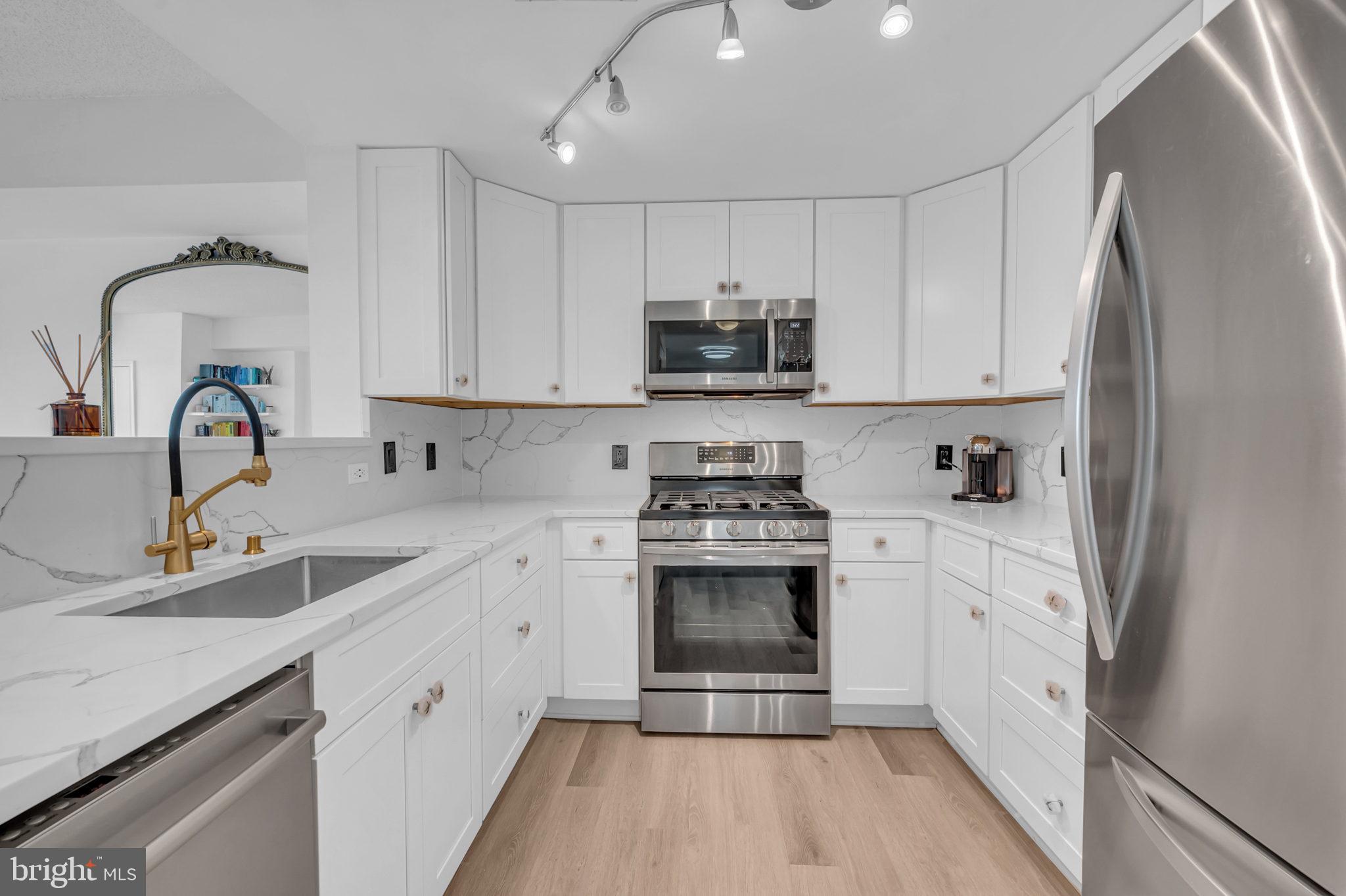 930 Wayne Avenue, Unit 608 Silver Spring, MD 20910 - Photo 4 of 32 Gallery Image 4