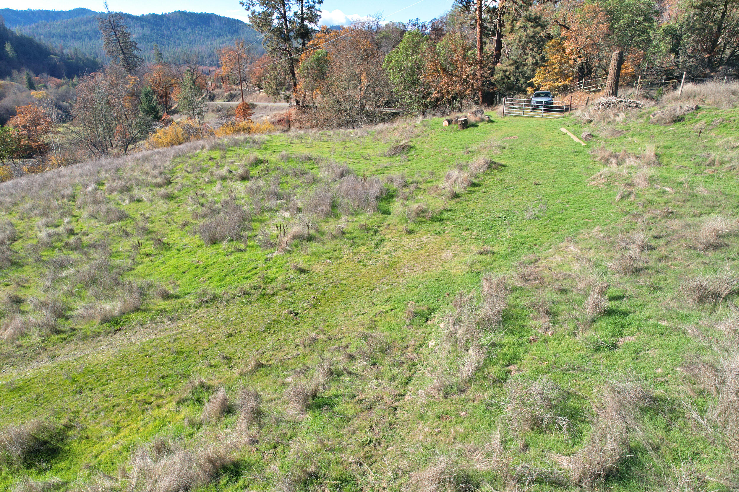 North Applegate Road Jacksonville, OR 97530 - Photo 7 of 51 entry to property on NW section