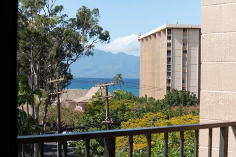 $598,500 | 4310 Lower Honoapiilani Road, Unit 411, Lahaina, HI 96761