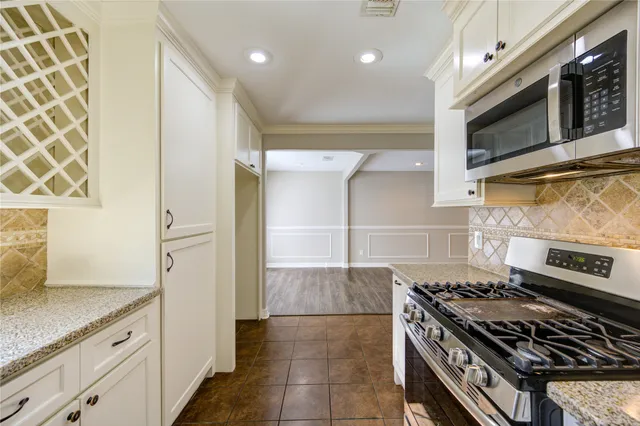 $2,300 | 6729 Barney Road, Houston, TX 77092