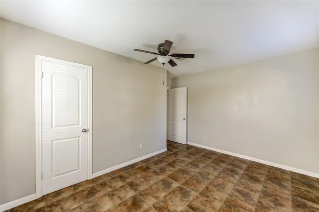 $2,300 | 6729 Barney Road, Houston, TX 77092