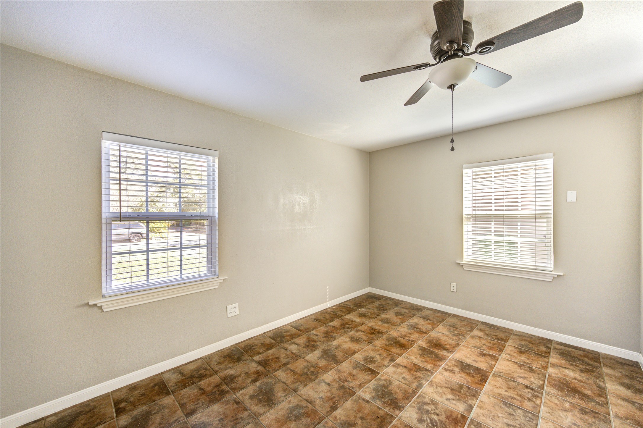 6729 Barney Road Houston, TX 77092 - Photo 19 of 40