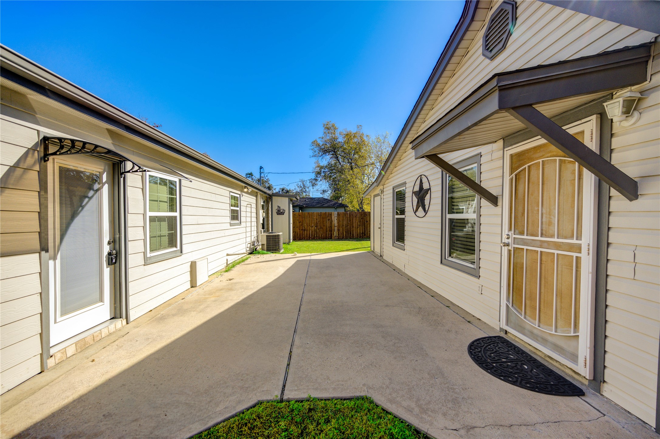 6729 Barney Road Houston, TX 77092 - Photo 26 of 40