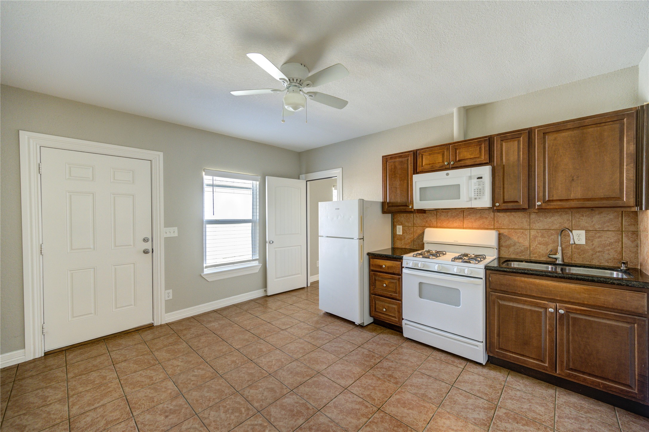 6729 Barney Road Houston, TX 77092 - Photo 31 of 40