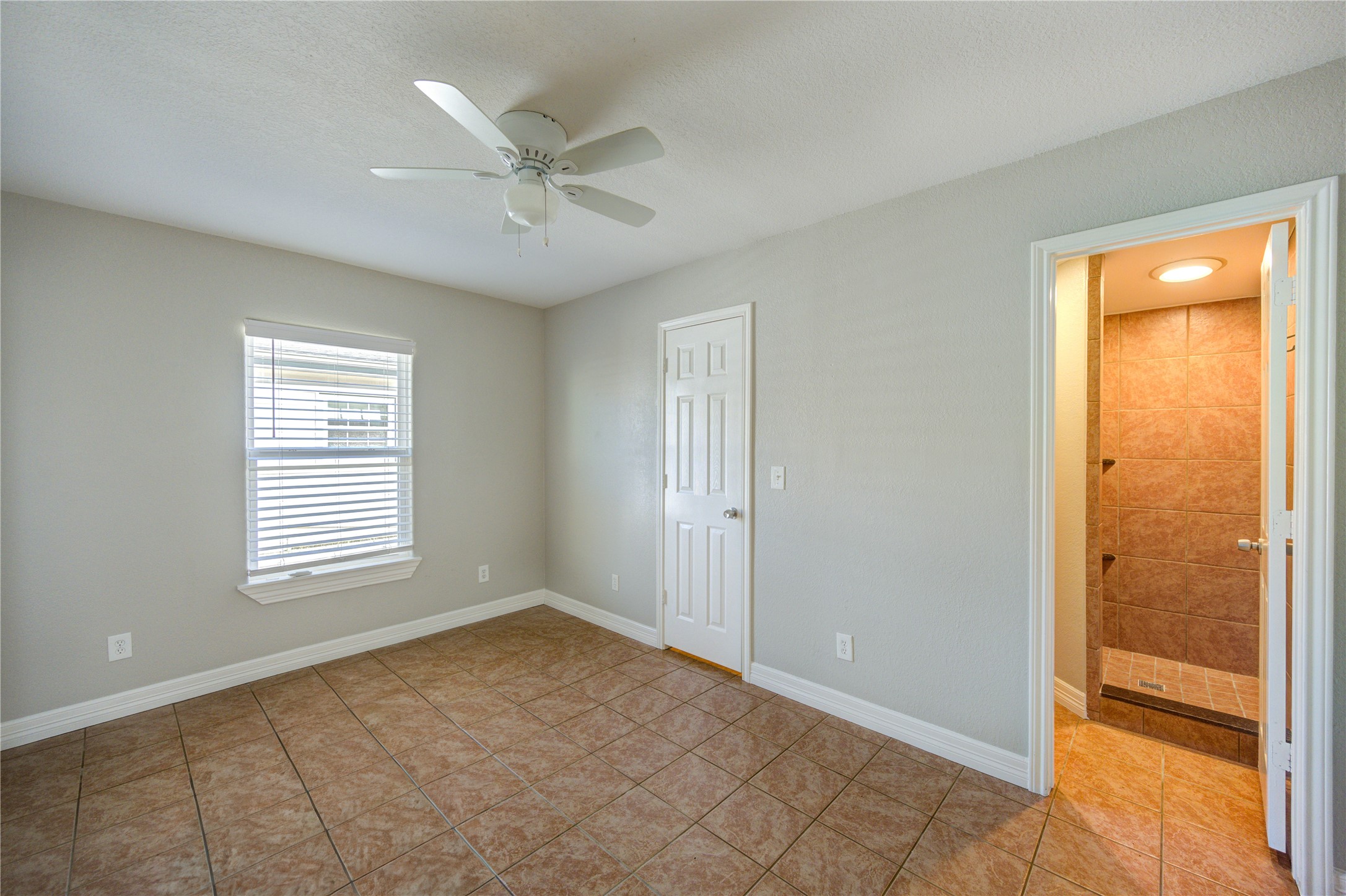 6729 Barney Road Houston, TX 77092 - Photo 35 of 40