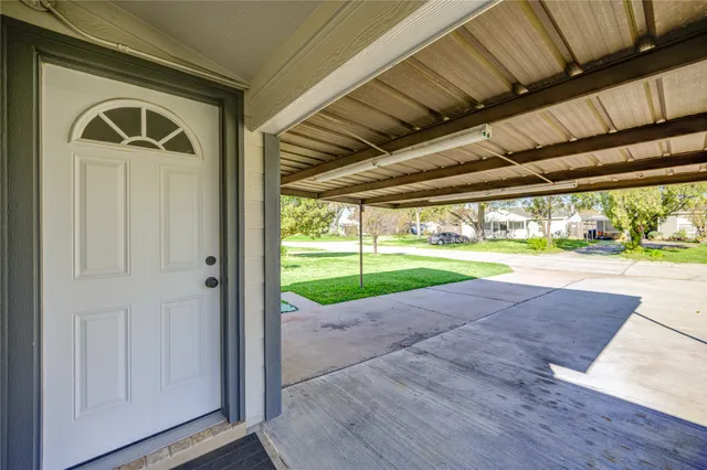 $2,300 | 6729 Barney Road, Houston, TX 77092