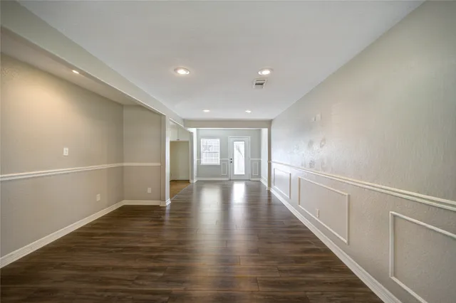 $2,300 | 6729 Barney Road, Houston, TX 77092