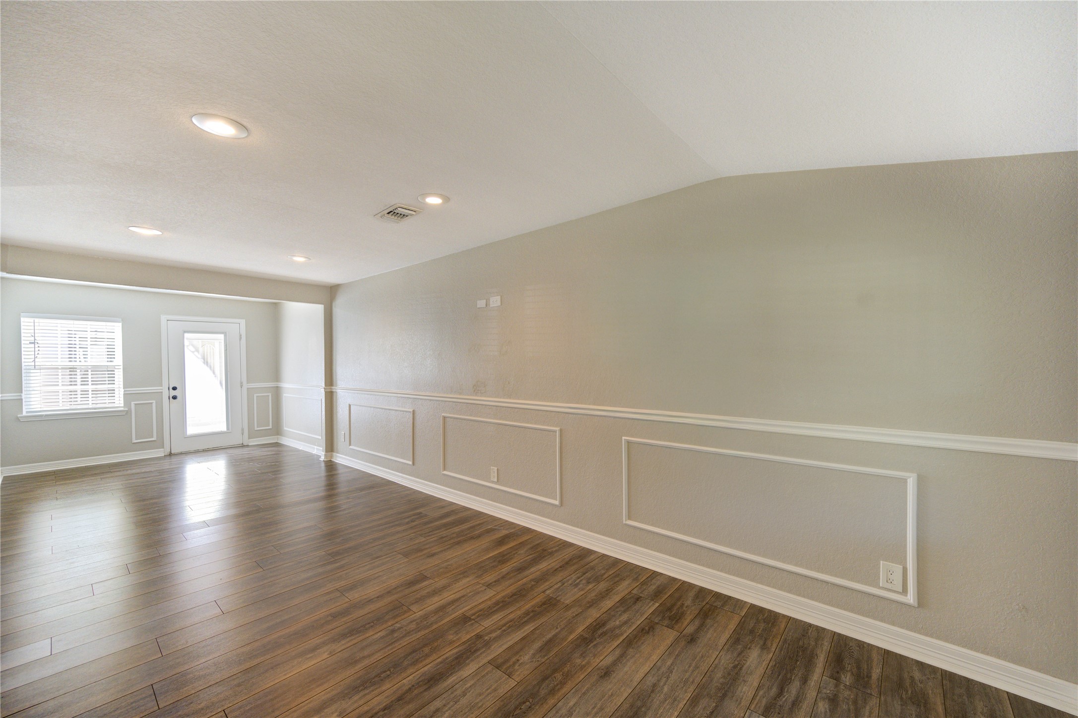 6729 Barney Road Houston, TX 77092 - Photo 5 of 40