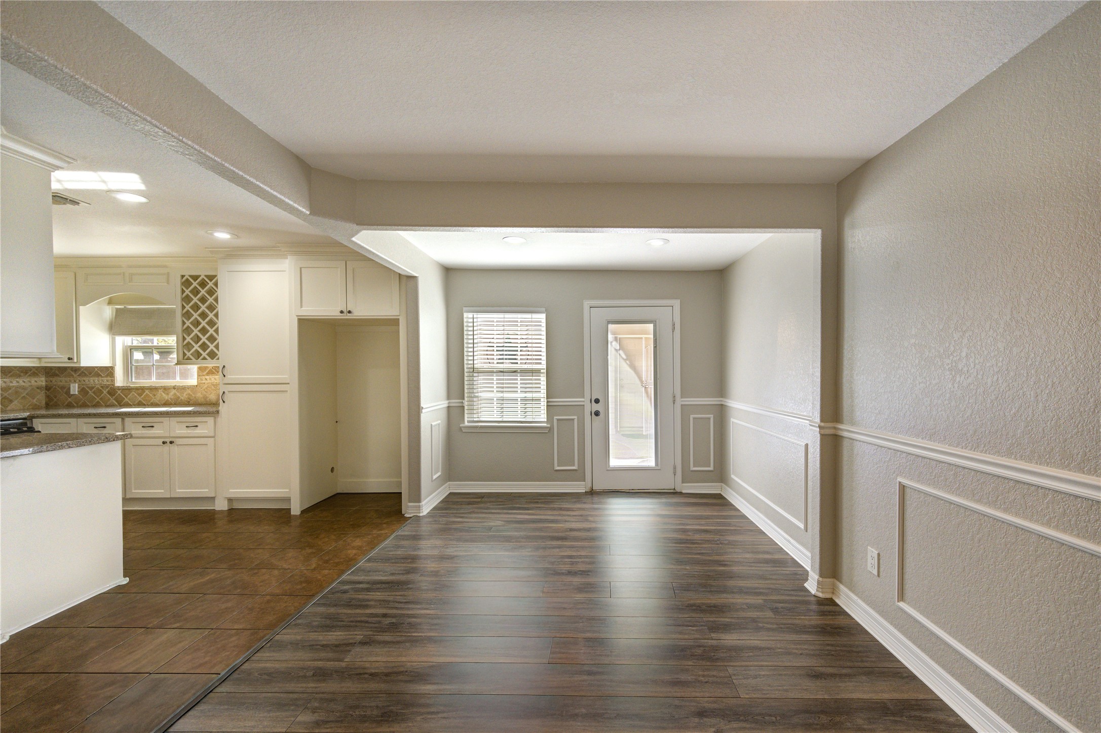 6729 Barney Road Houston, TX 77092 - Photo 6 of 40