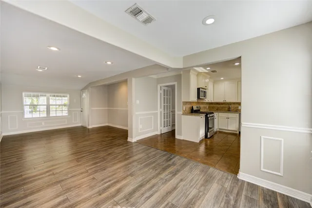 $2,300 | 6729 Barney Road, Houston, TX 77092