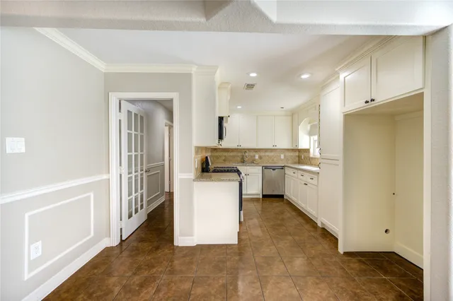 $2,300 | 6729 Barney Road, Houston, TX 77092