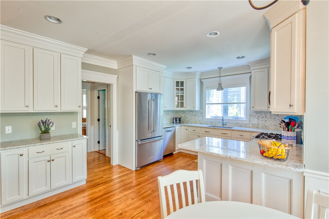 3 Beaver Road Barrington, RI 02806 - Photo 18 of 40