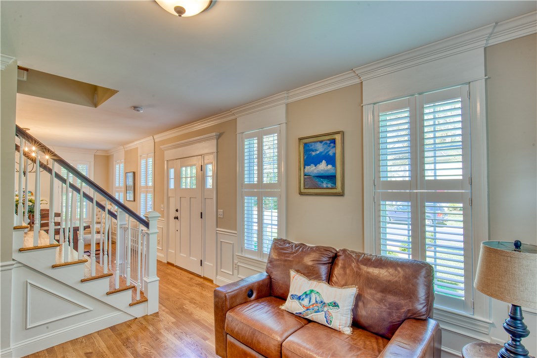 3 Beaver Road Barrington, RI 02806 - Photo 10 of 40