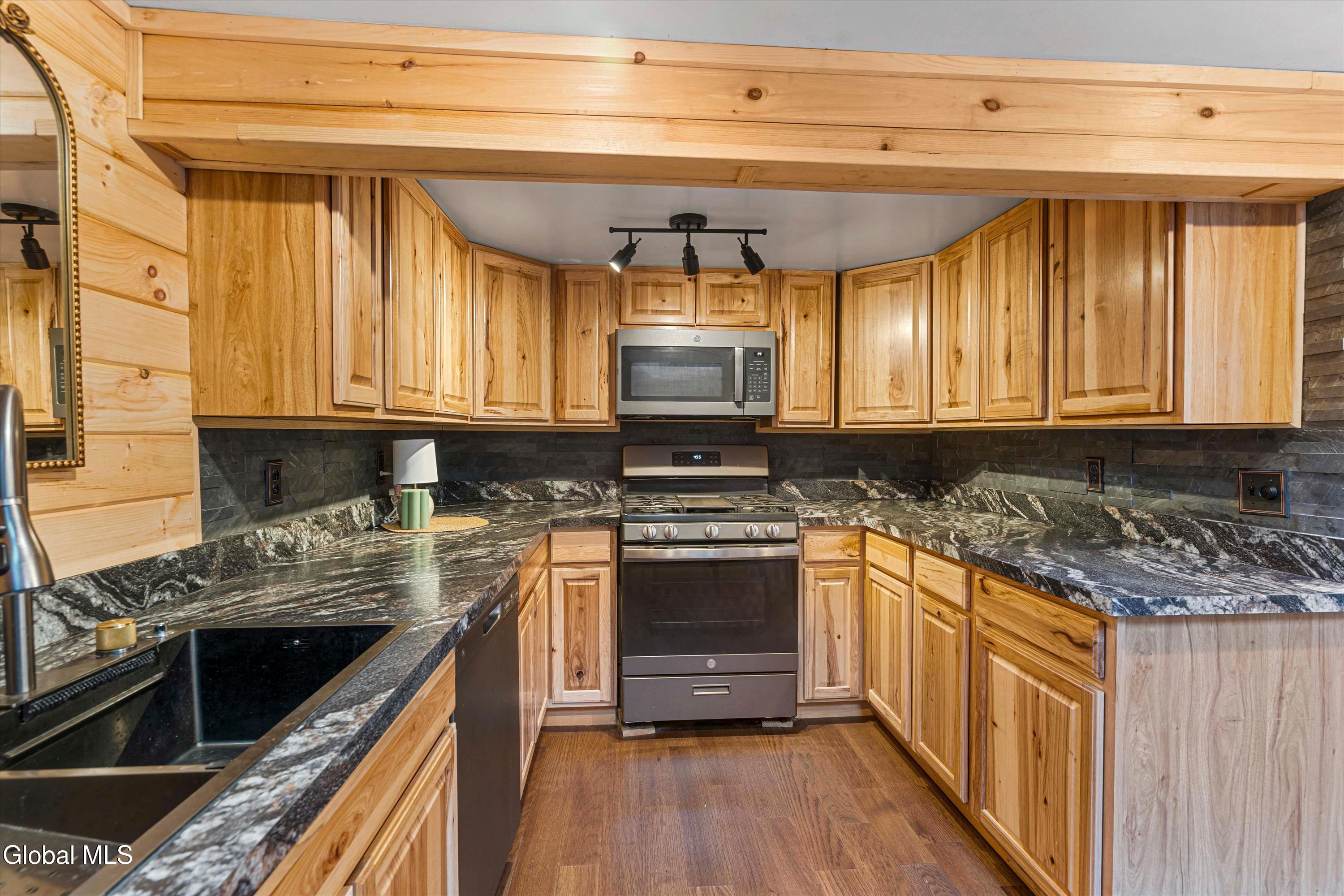 97 Conety Road Granville, NY 12832 - Photo 11 of 36 04-ADK-4