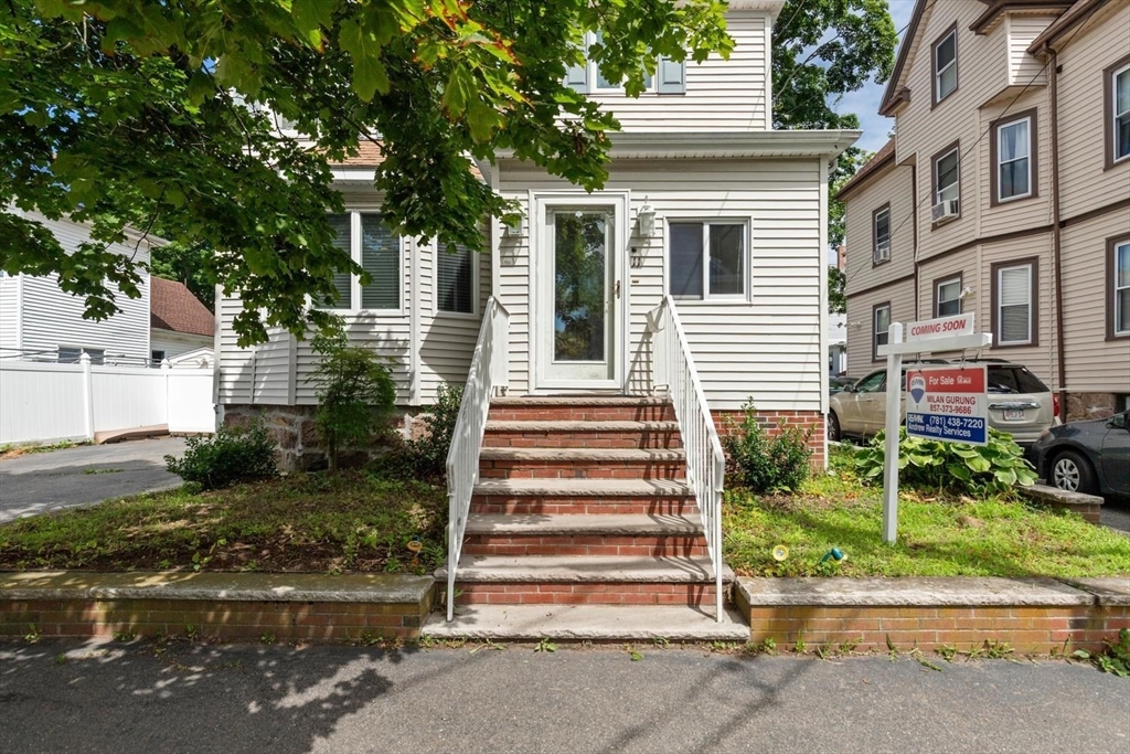 11 Jackson Street Saugus, MA 01906 - Photo 3 of 29