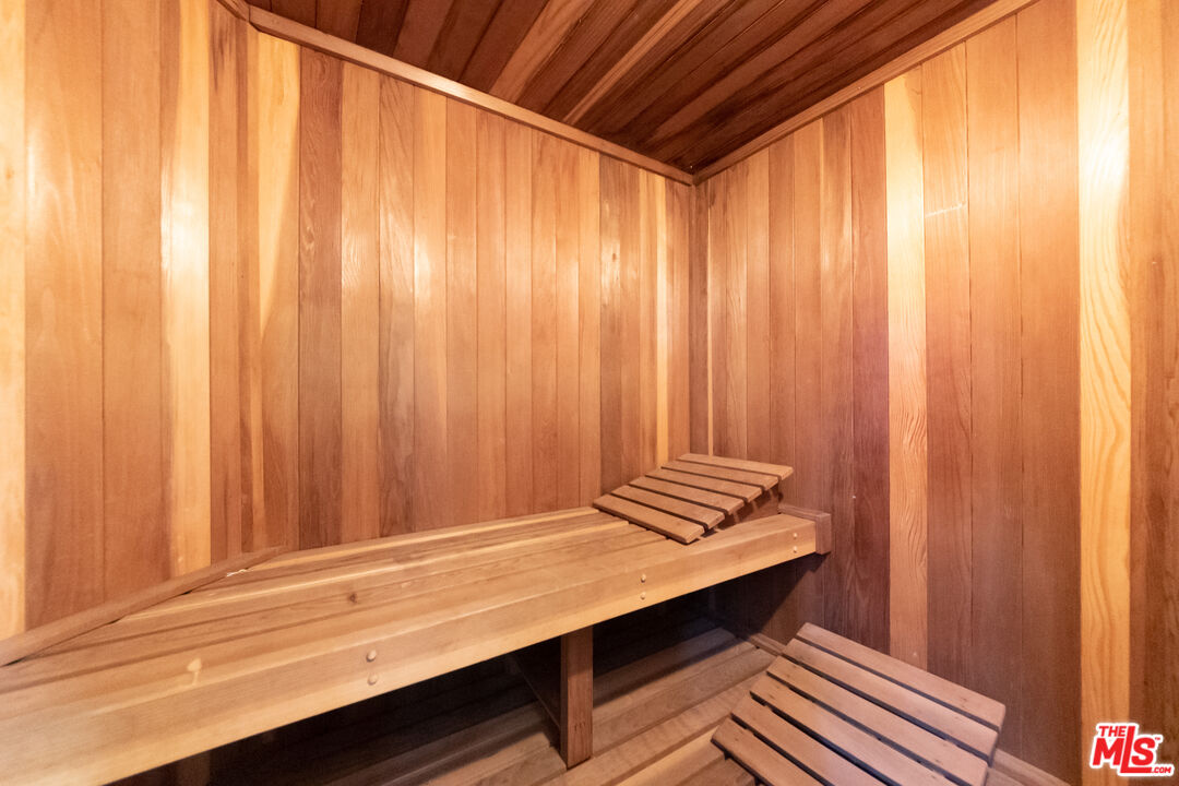 30760 Broad Beach Road Malibu, CA 90265 - Photo 36 of 41 a room with a bed and a curtain