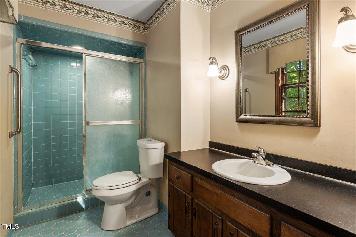 116 Cromwell Court Raleigh, NC 27614 - Photo 26 of 42 Primary Bathroom