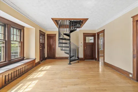 $525,000 | 2960 North Maryland Avenue, Unit 2962, Milwaukee, WI 53211