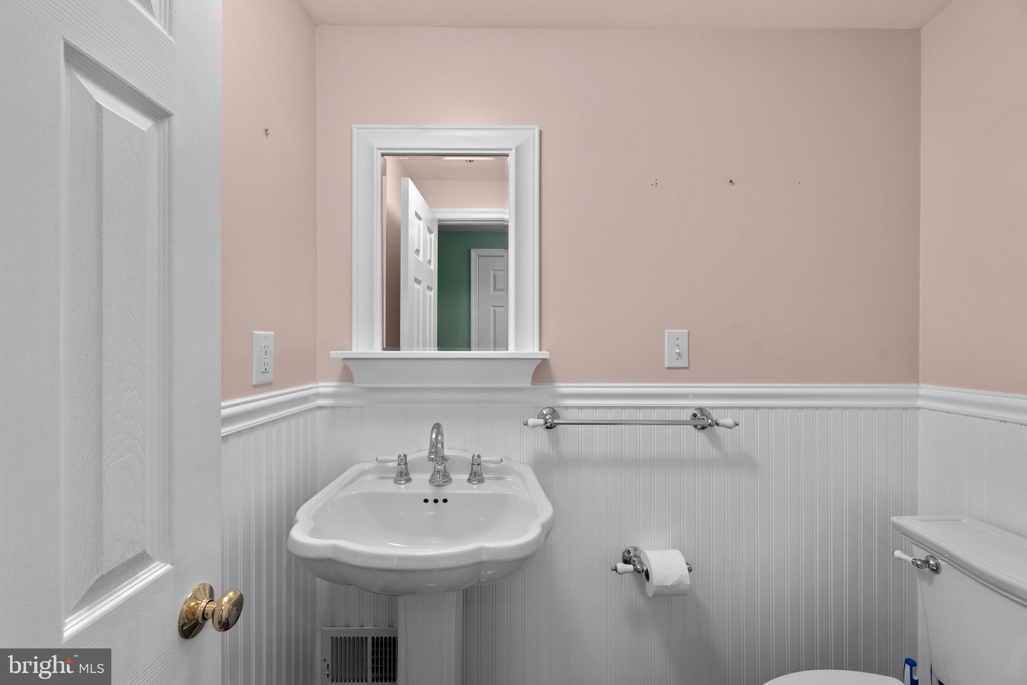 3 Forest Road Baltimore, MD 21220 - Photo 15 of 47 Powder Room