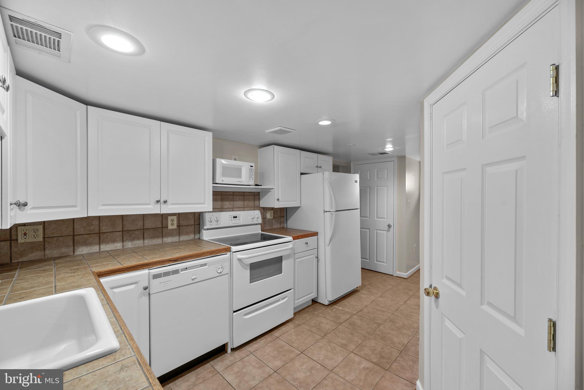 3 Forest Road Baltimore, MD 21220 - Photo 32 of 47 Lower Level / Kitchen
