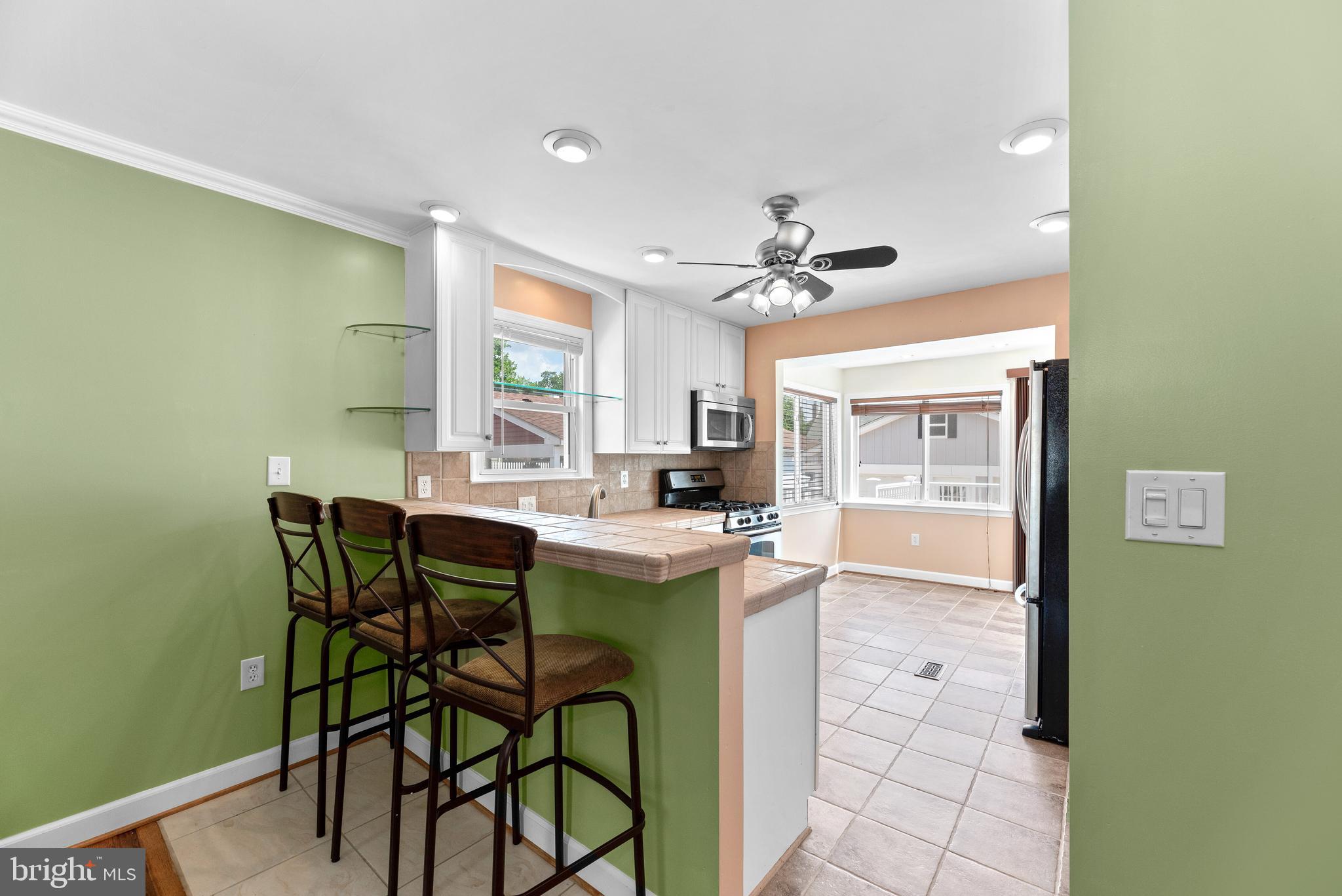 3 Forest Road Baltimore, MD 21220 - Photo 7 of 47 Kitchen / Breakfast Bar