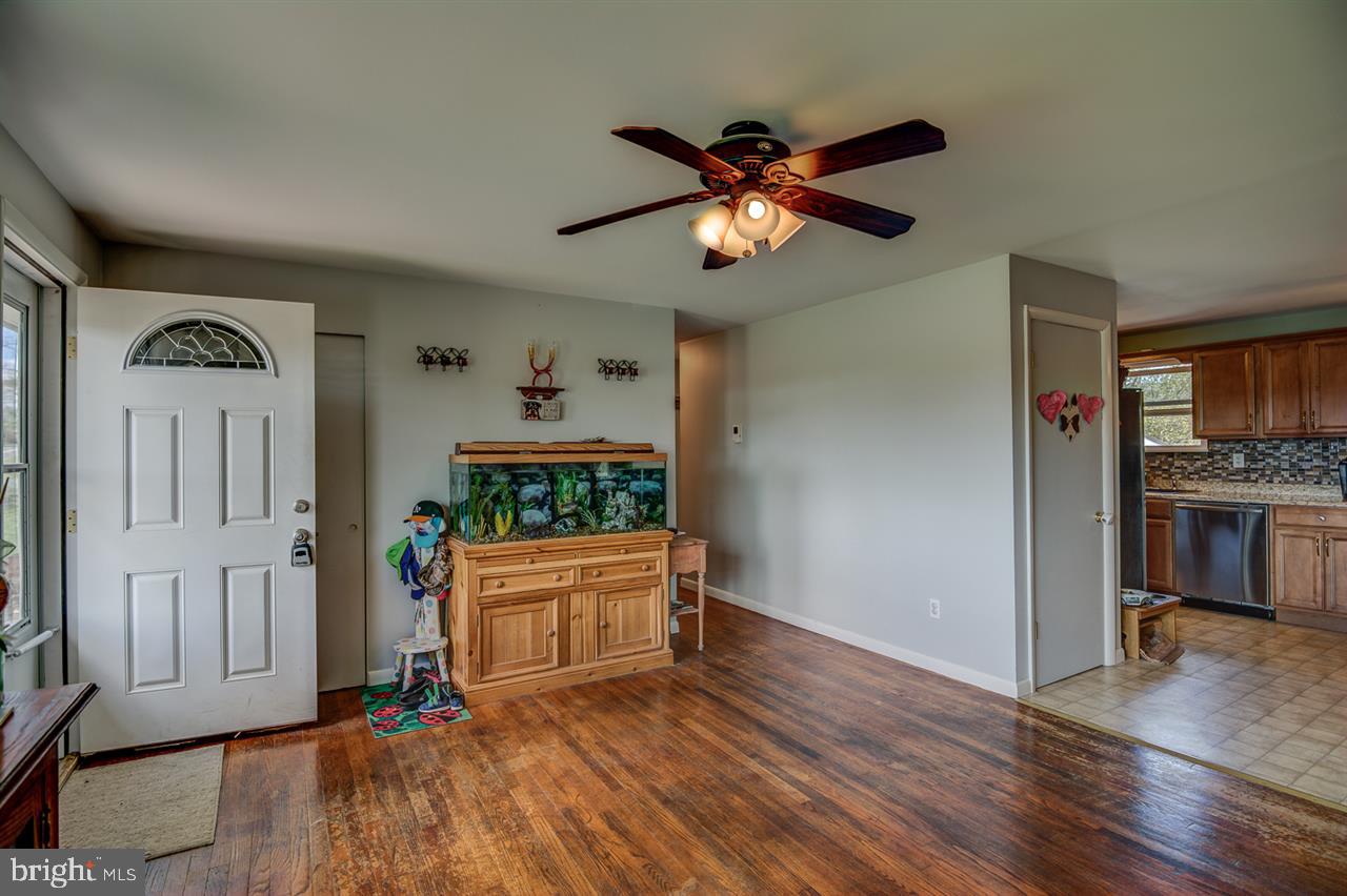 915 Center Road Newville, PA 17241 - Photo 4 of 25