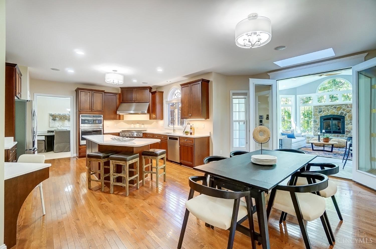 7630 Keller Road Cincinnati, OH 45243 - Photo 5 of 65