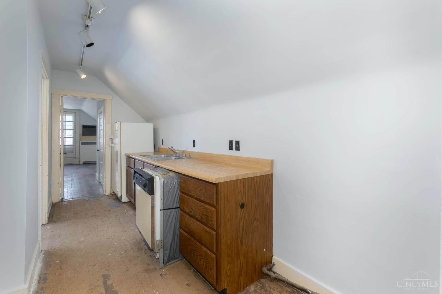 2757 Madison Road Cincinnati, OH 45209 - Photo 26 of 37 Gallery Image 26
