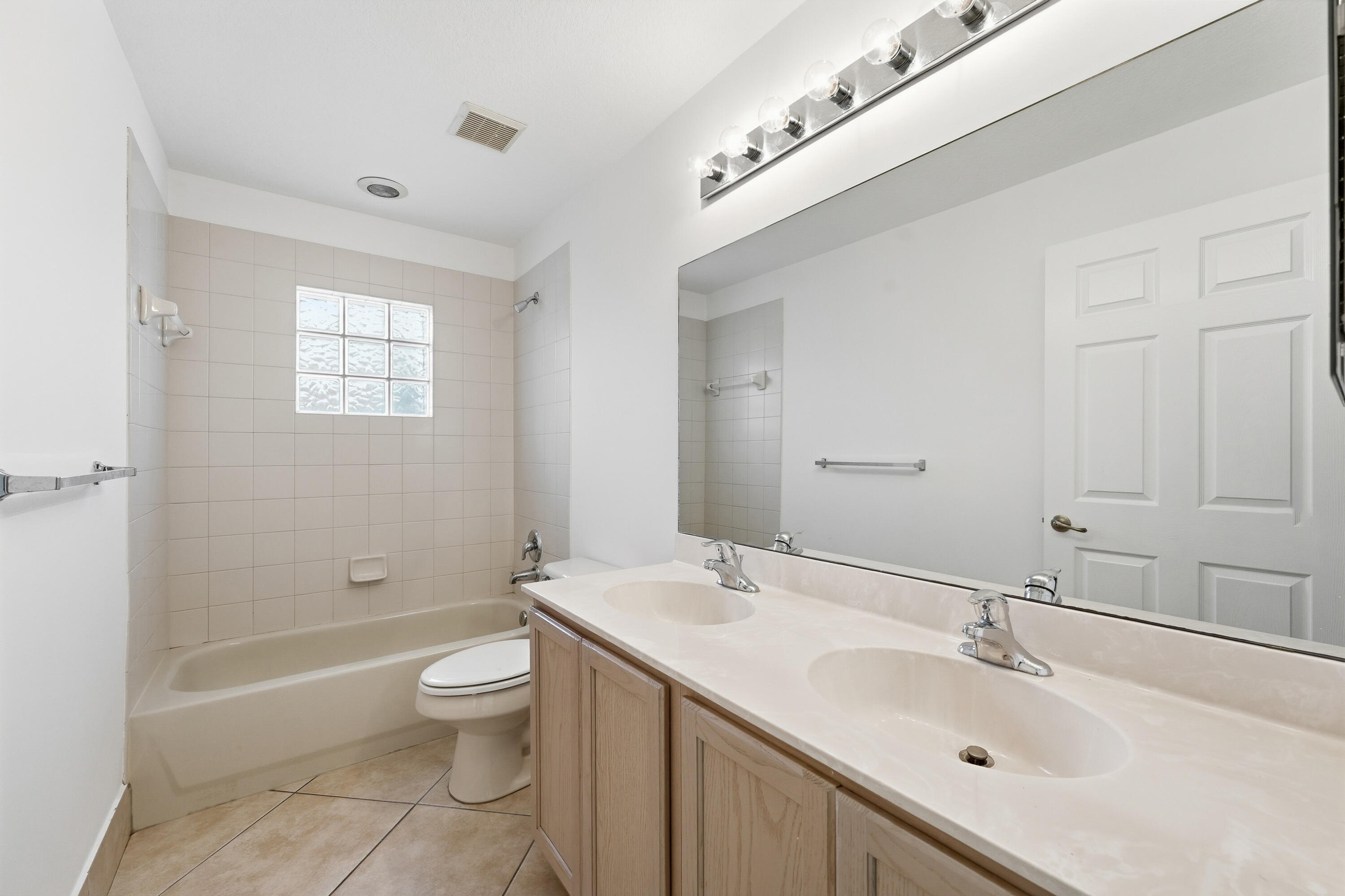1275 Rose Gate Boulevard Riviera Beach, FL 33404 - Photo 30 of 45 30_dsc03464