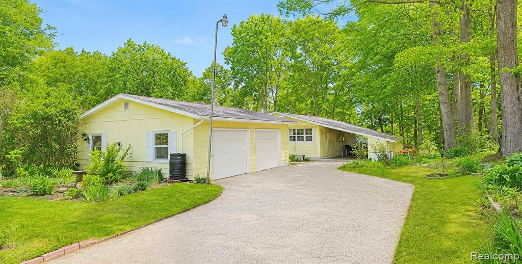 4840 North Flint Road Sanford, MI 48657 - Photo 1 of 20
