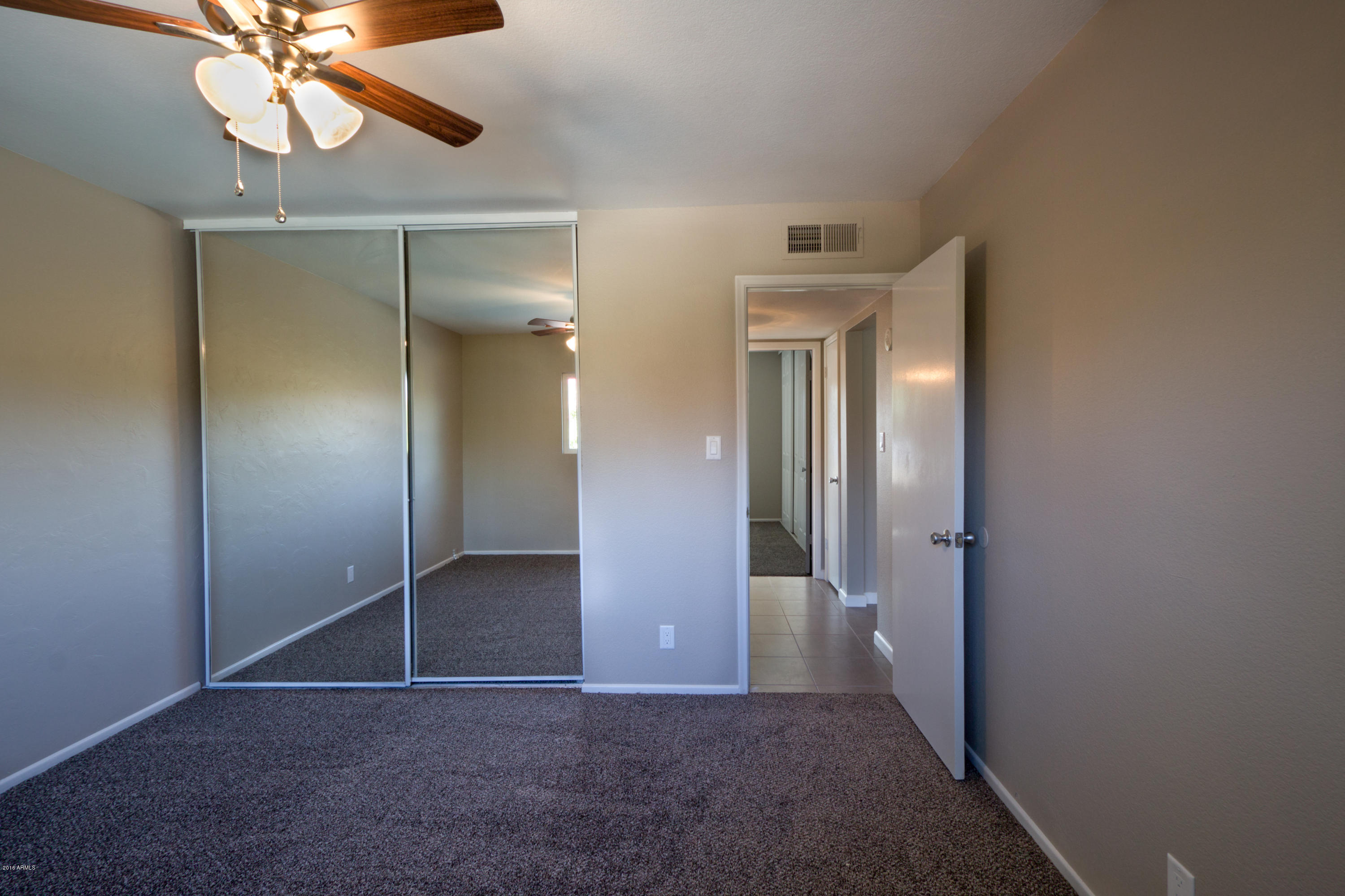 2433 South Evergreen Road Tempe, AZ 85282 - Photo 11 of 12 10